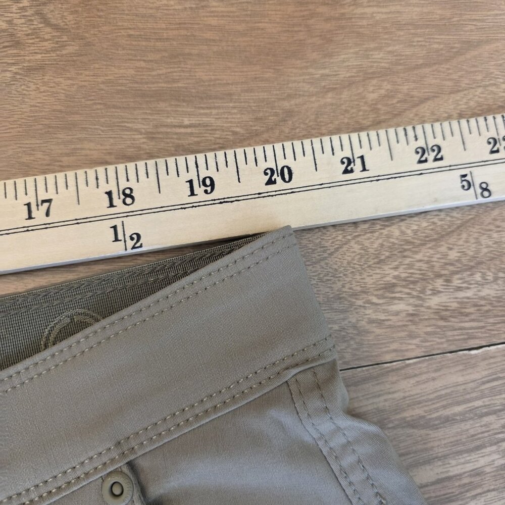 🛑SOLD🛑Weatherproof Tech Utility Shorts Mens 40 Light Oak Stretch Pocket Hiking - Picture 16 of 16
